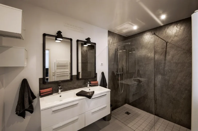 La Feuille de Pierre pour Salles de Bain : Un Design Unique